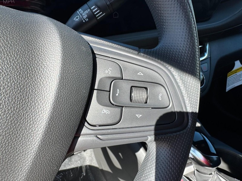 Buick Envista Vehicle Image 12