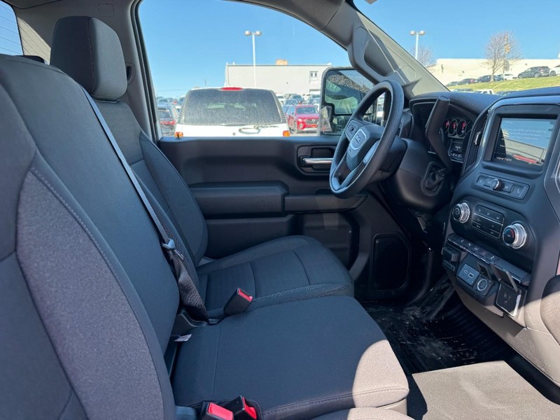 GMC Sierra 2500HD Vehicle Image 05