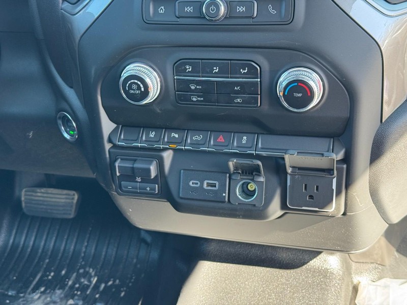 GMC Sierra 2500HD Vehicle Image 09