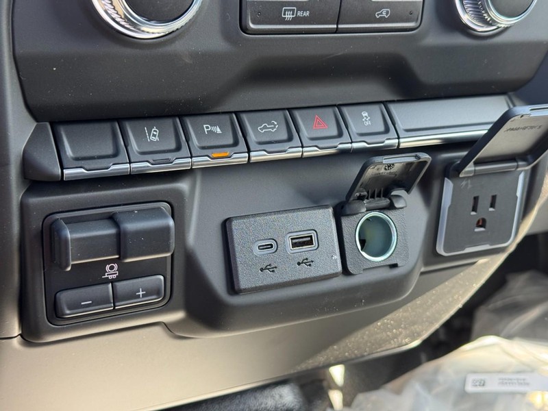 GMC Sierra 2500HD Vehicle Image 11