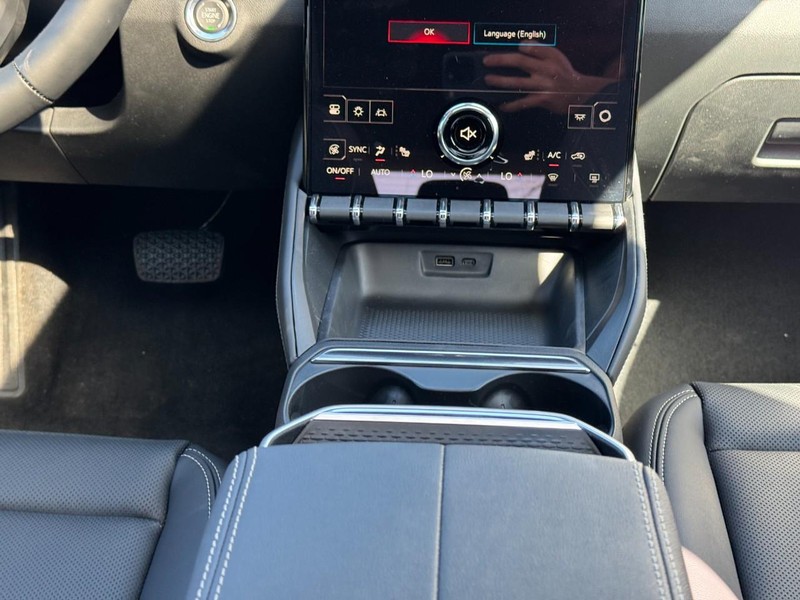 GMC Terrain Vehicle Image 09