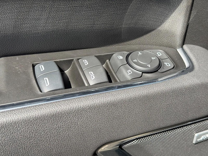 GMC Sierra 1500 Vehicle Image 16