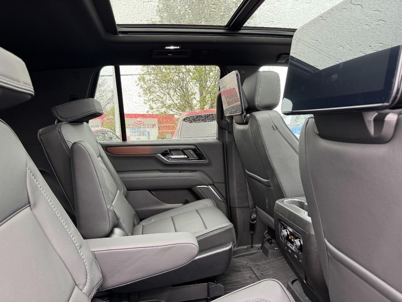 GMC Yukon Vehicle Image 05