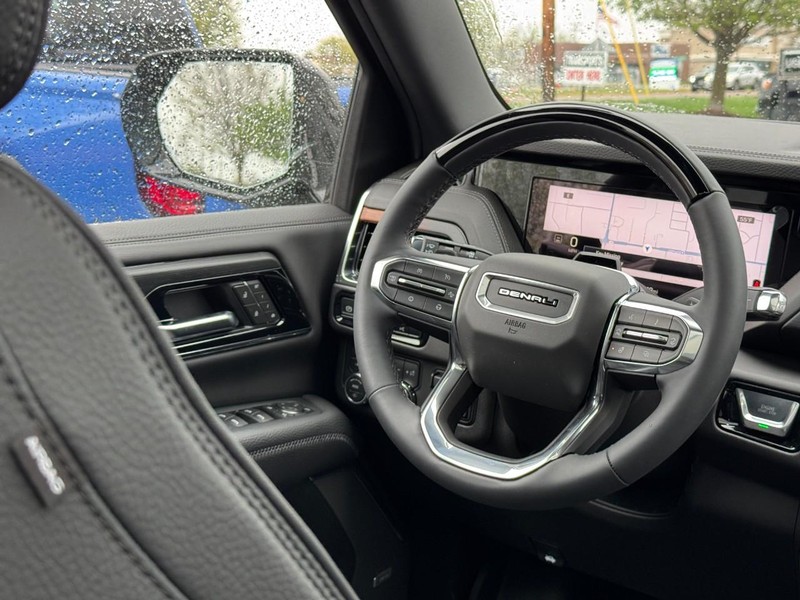 GMC Yukon Vehicle Image 08