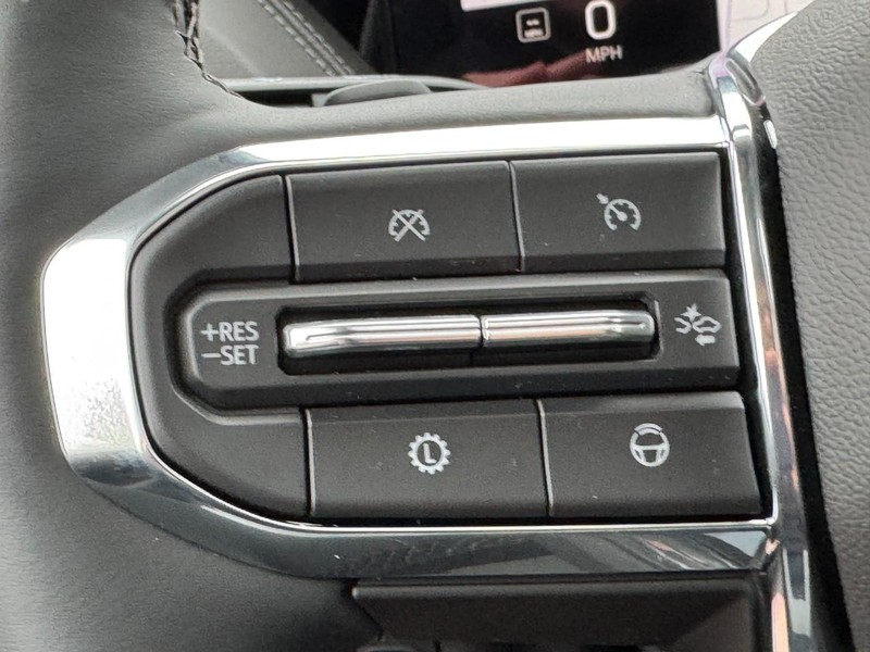 GMC Yukon Vehicle Image 13