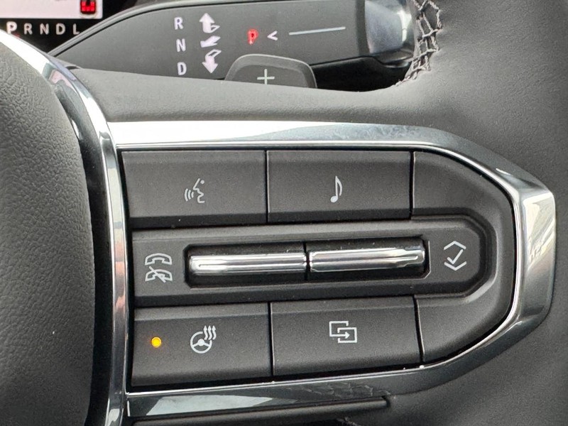 GMC Yukon Vehicle Image 14