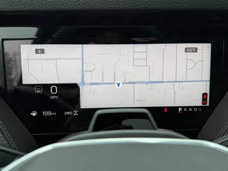 GMC Yukon Vehicle Image 17