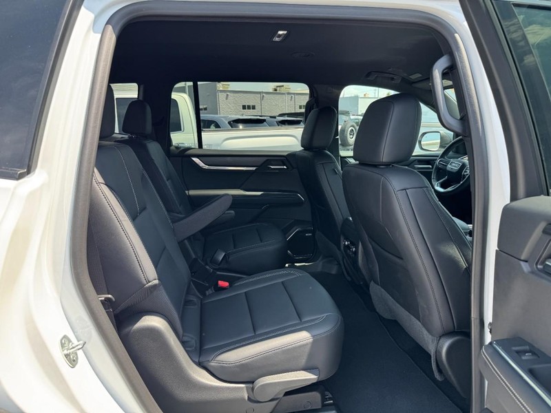 GMC Acadia Vehicle Image 05