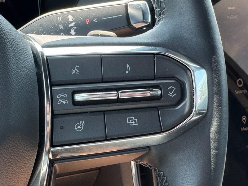 GMC Acadia Vehicle Image 12