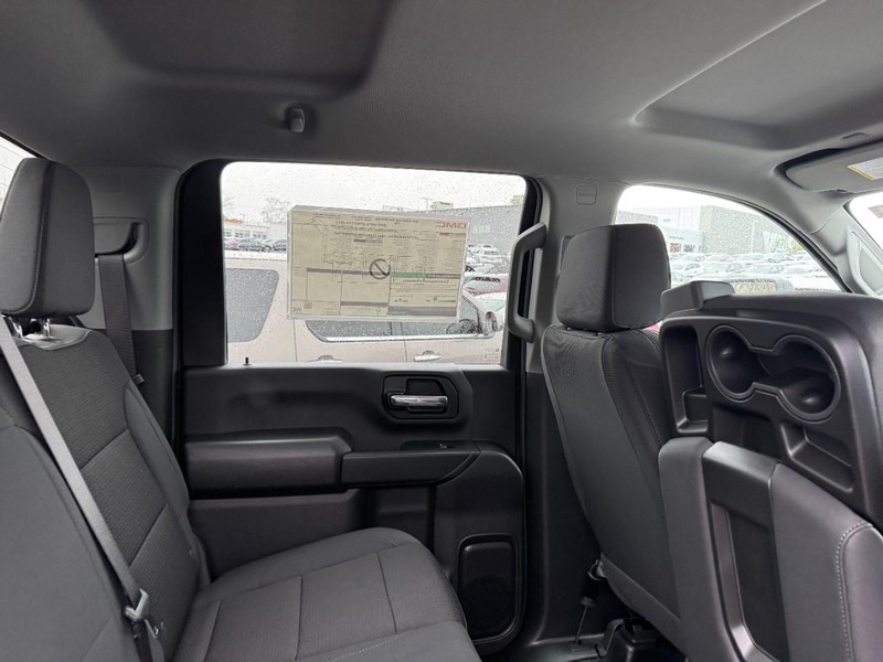GMC Sierra 2500HD Vehicle Image 05