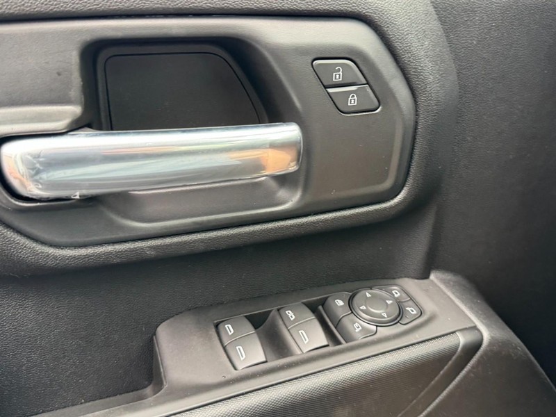 GMC Sierra 2500HD Vehicle Image 15