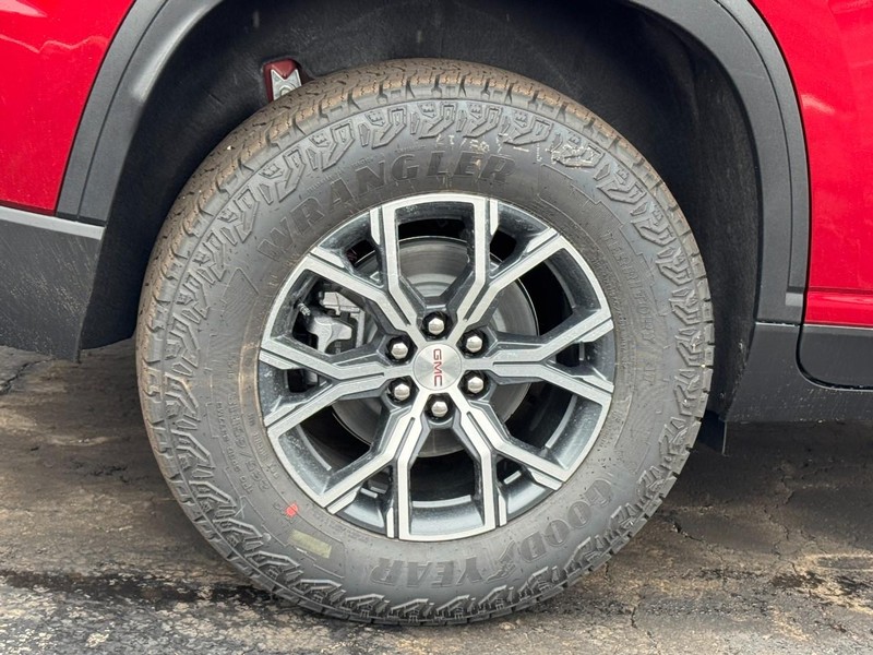 GMC Acadia Vehicle Image 04