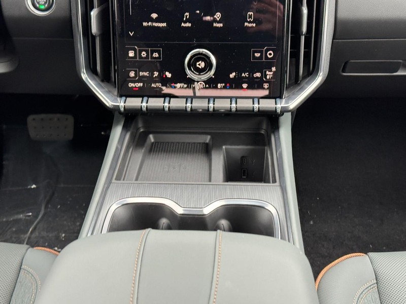 GMC Acadia Vehicle Image 10