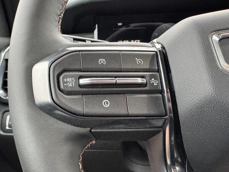 GMC Acadia Vehicle Image 11