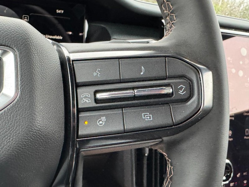 GMC Acadia Vehicle Image 12