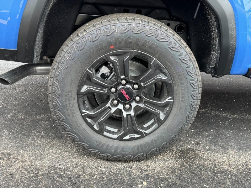 GMC Canyon Vehicle Image 04