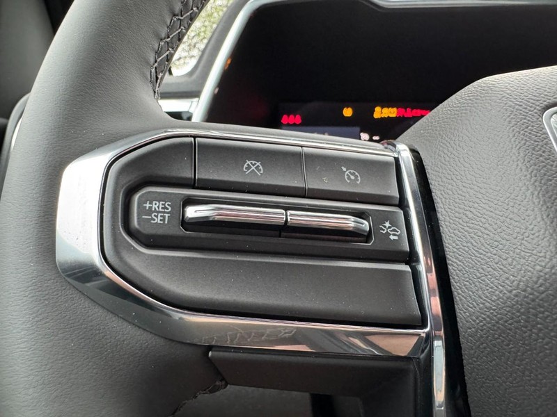GMC Canyon Vehicle Image 10