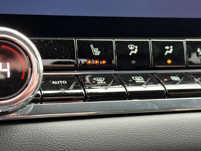 GMC Canyon Vehicle Image 13
