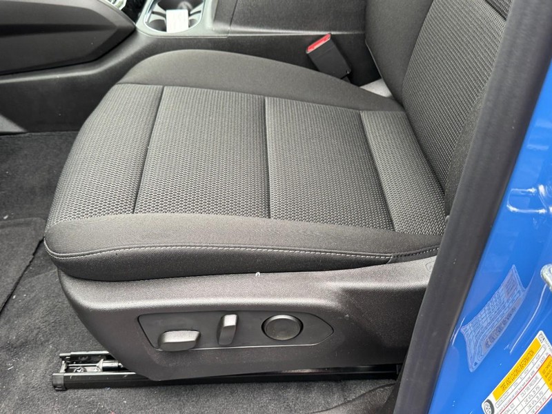 GMC Canyon Vehicle Image 16
