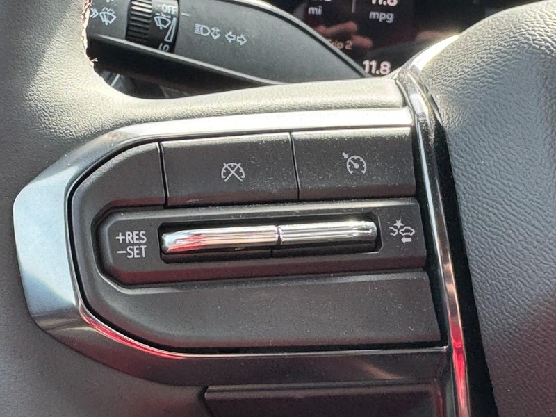 GMC Canyon Vehicle Image 11