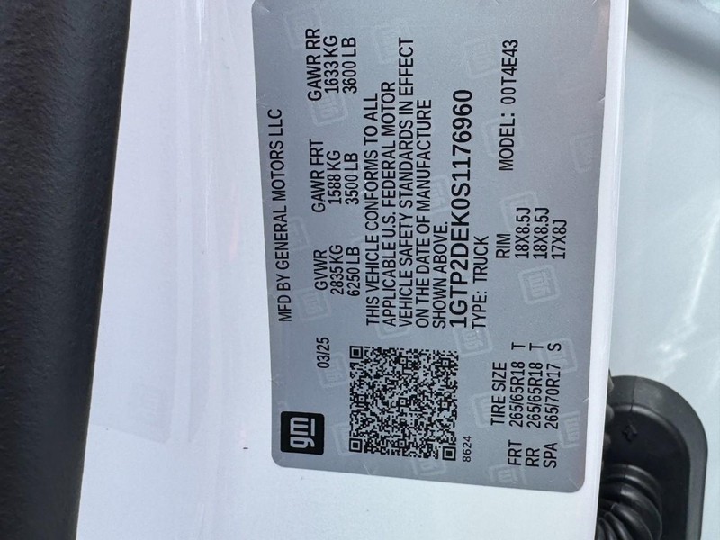 GMC Canyon Vehicle Image 18