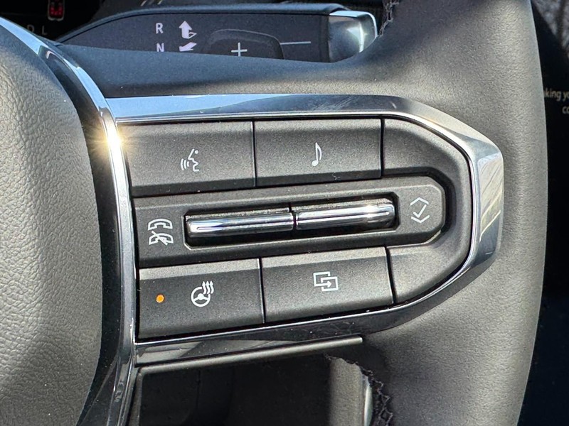 GMC Yukon XL Vehicle Image 15