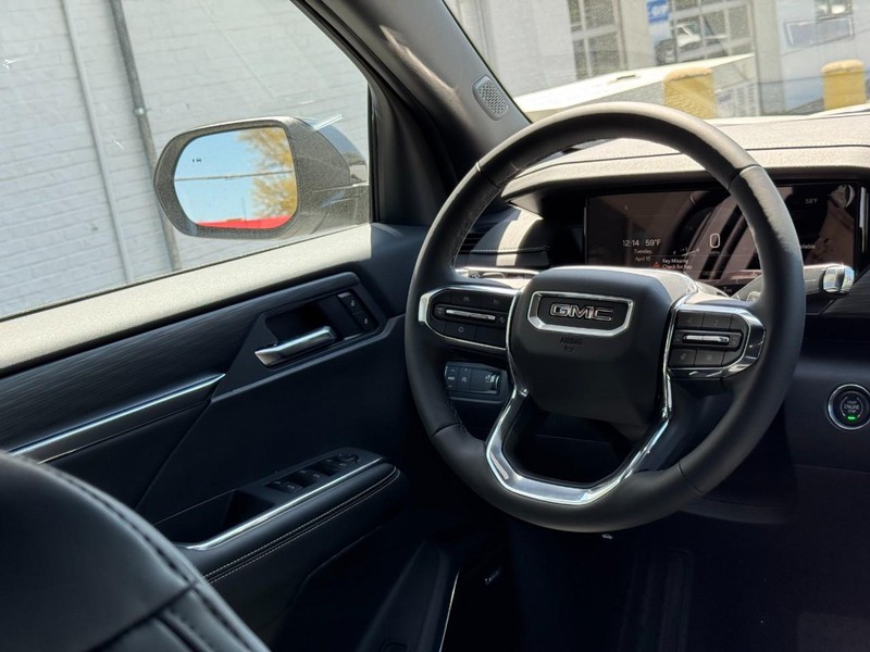 GMC Acadia Vehicle Image 08