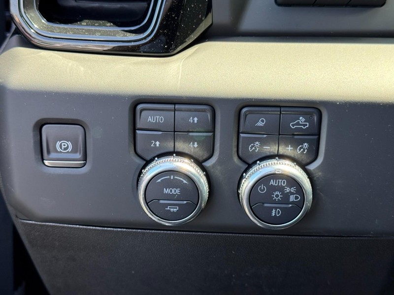 GMC Sierra 2500HD Vehicle Image 11