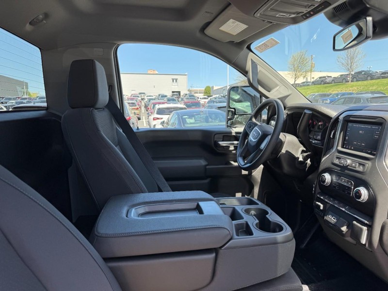 GMC Sierra 3500HD Vehicle Image 05