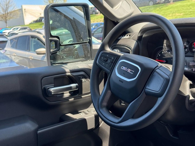 GMC Sierra 3500HD Vehicle Image 07