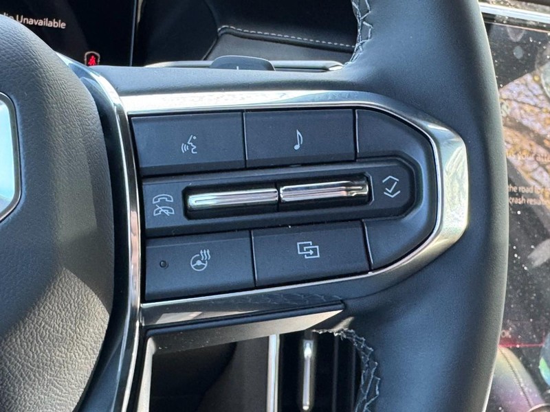 GMC Acadia Vehicle Image 12