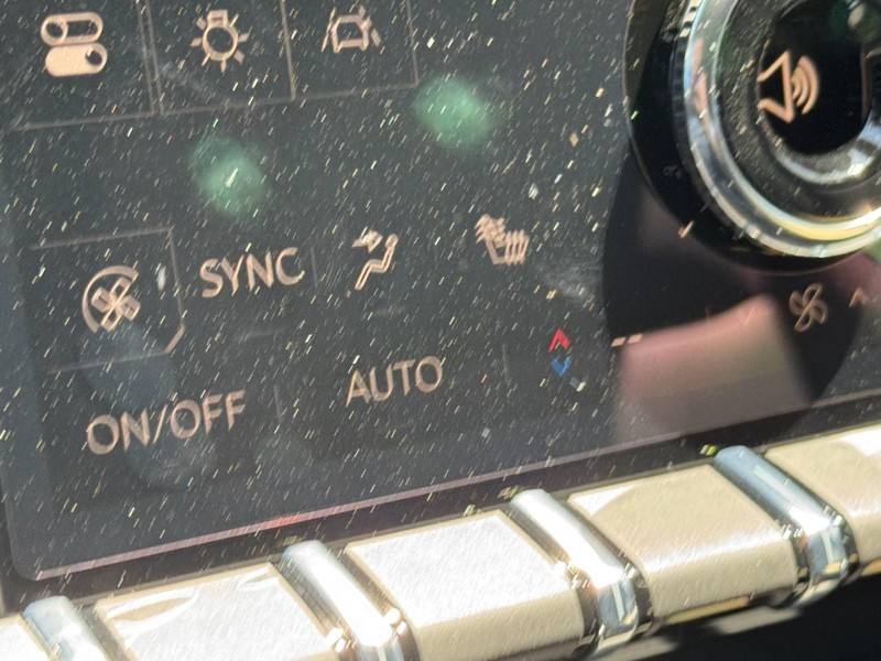 GMC Acadia Vehicle Image 14
