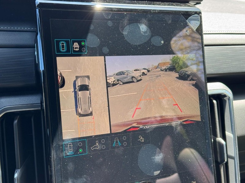 GMC Acadia Vehicle Image 15