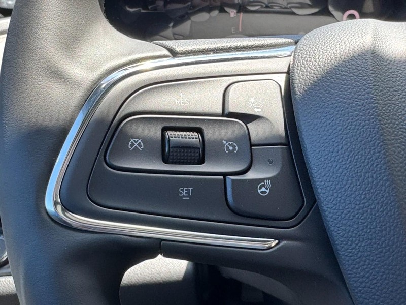 Buick Envista Vehicle Image 10