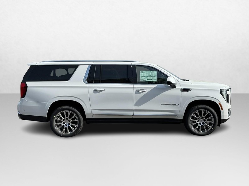 GMC Yukon XL Vehicle Image 02