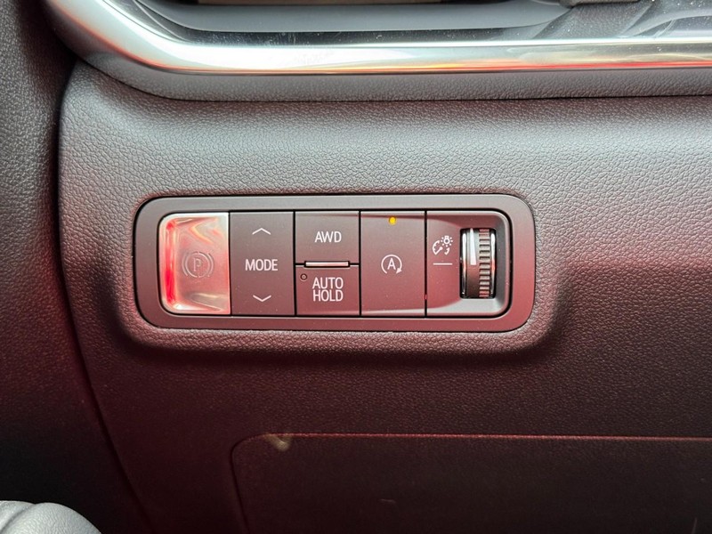 GMC Terrain Vehicle Image 11