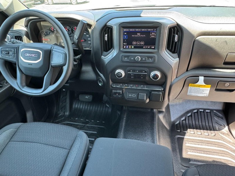 GMC Sierra 2500HD Vehicle Image 06