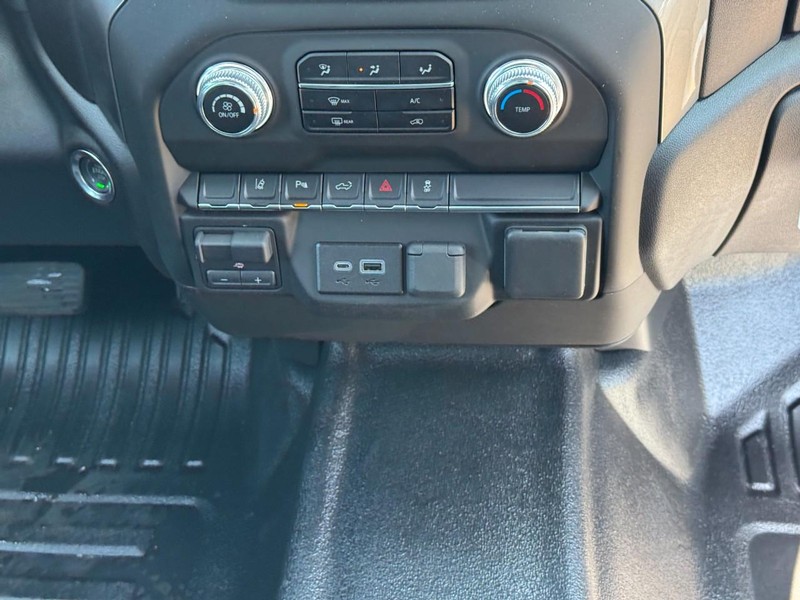 GMC Sierra 2500HD Vehicle Image 09