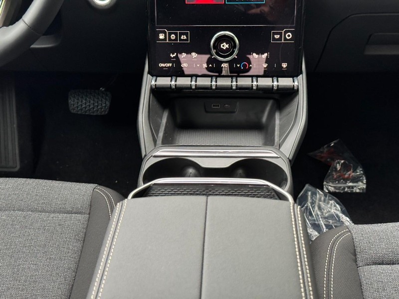 GMC Terrain Vehicle Image 09