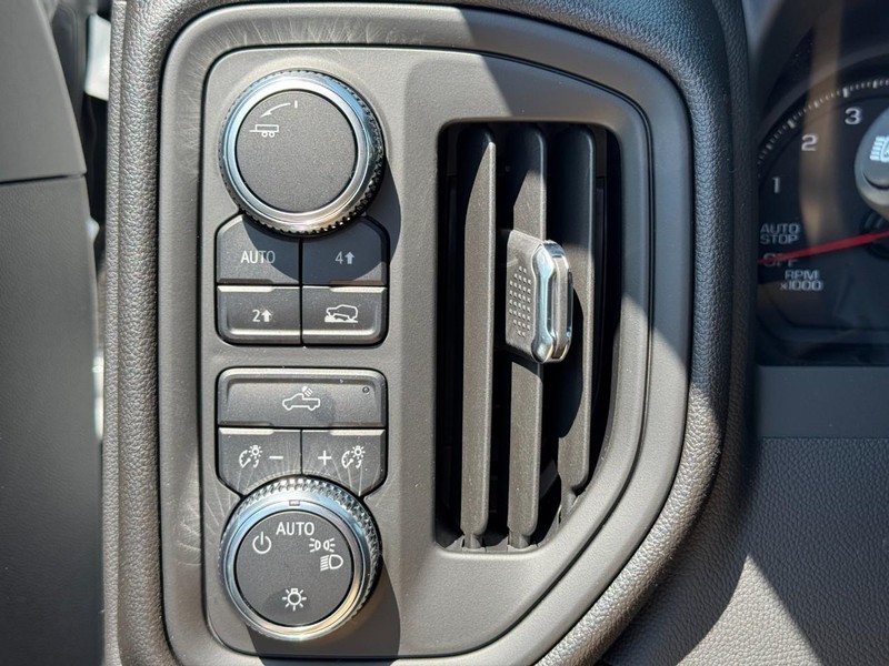 GMC Sierra 1500 Vehicle Image 10