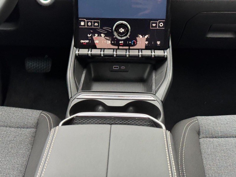 GMC Terrain Vehicle Image 09