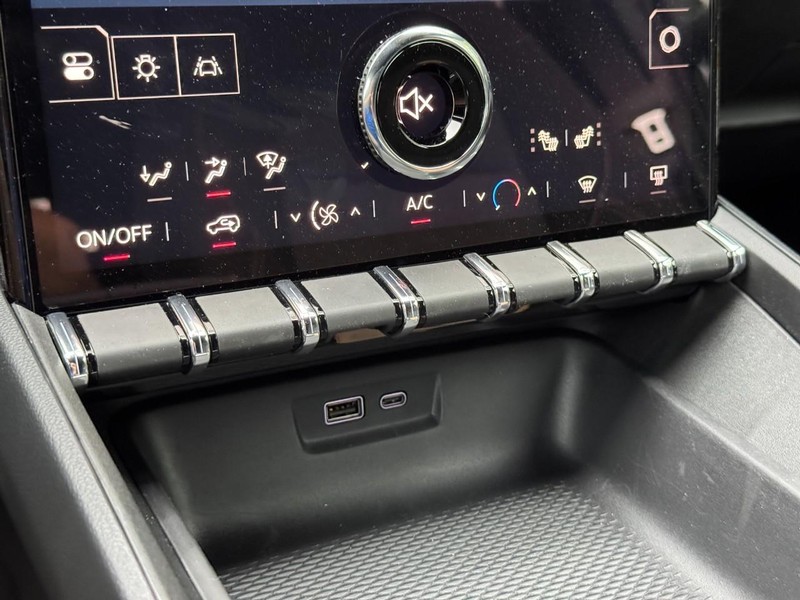 GMC Terrain Vehicle Image 12