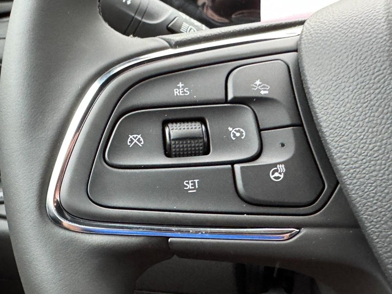 Buick Envista Vehicle Image 10