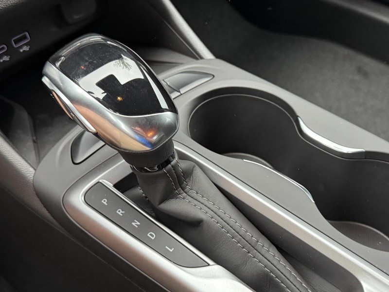 Buick Envista Vehicle Image 12