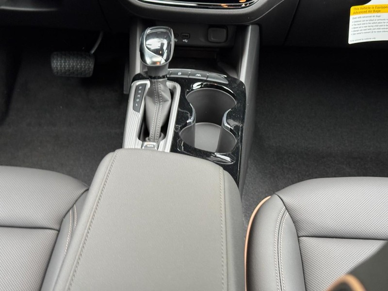 Buick Envista Vehicle Image 10