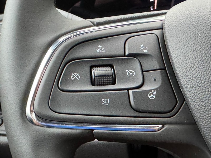 Buick Envista Vehicle Image 11