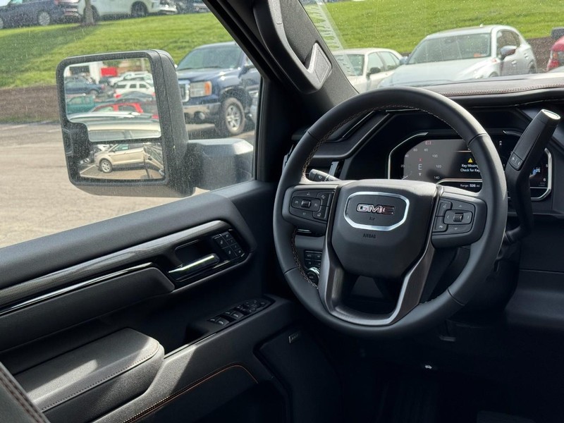 GMC Sierra 2500HD Vehicle Image 07