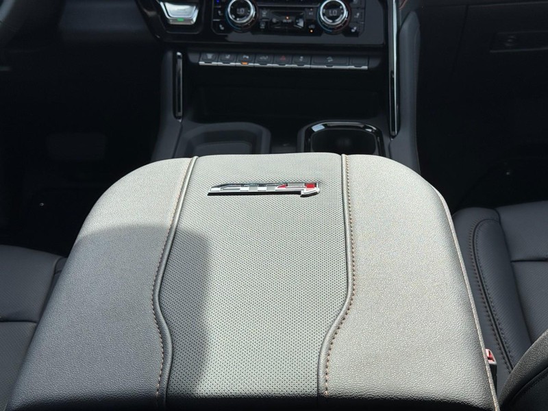 GMC Sierra 2500HD Vehicle Image 09