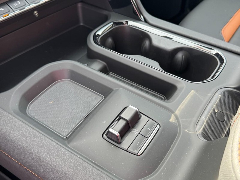 GMC Sierra 2500HD Vehicle Image 14
