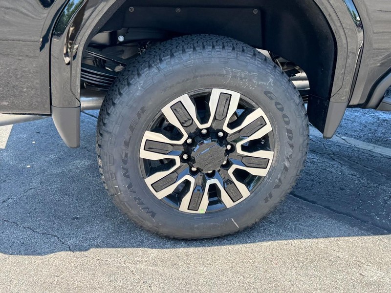 GMC Sierra 2500HD Vehicle Image 04